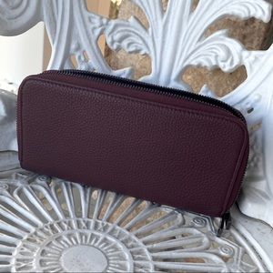 Maroon Wallet